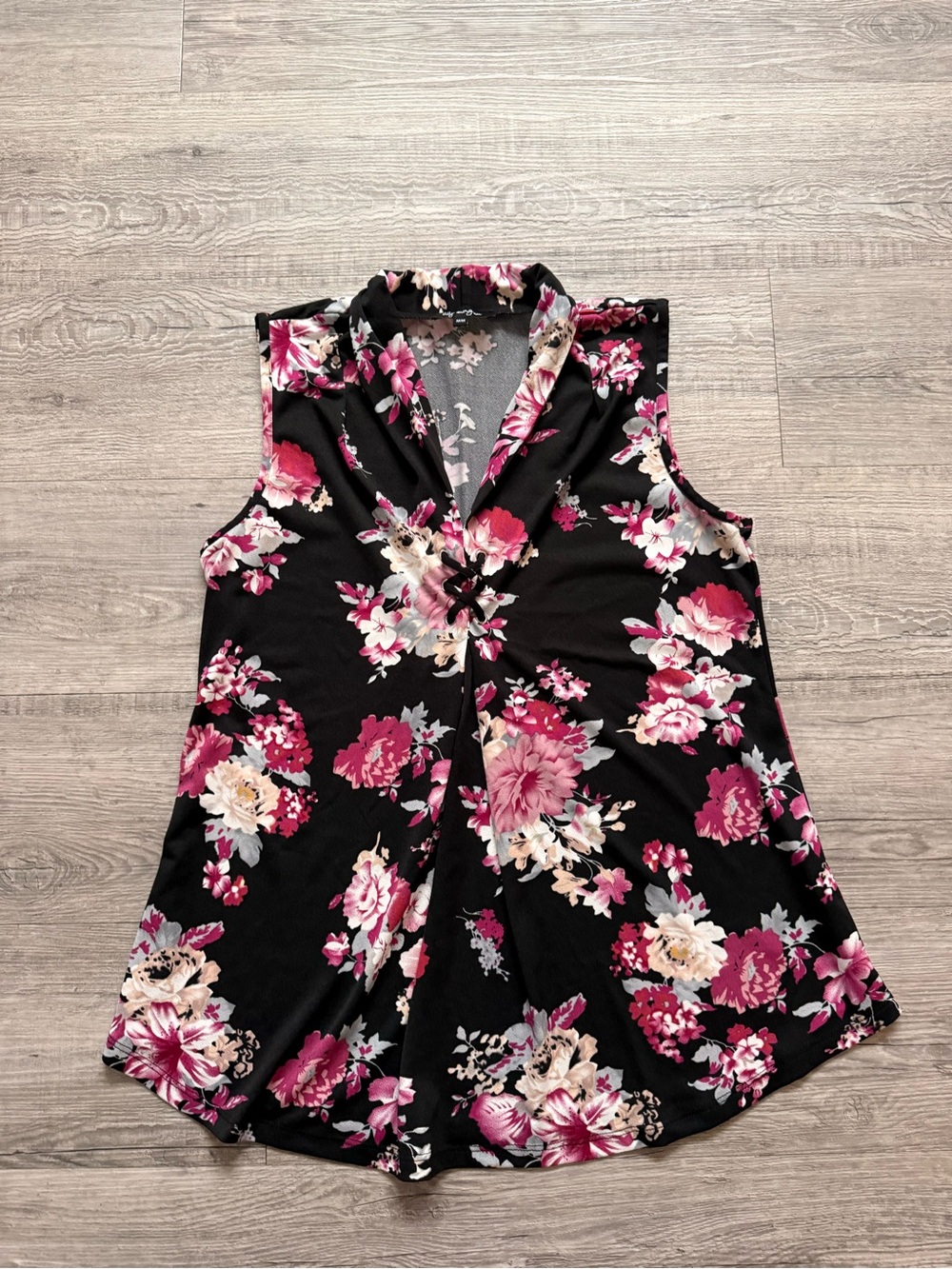 Sleeveless V-Neck Floral Tank Top - Black & Pink